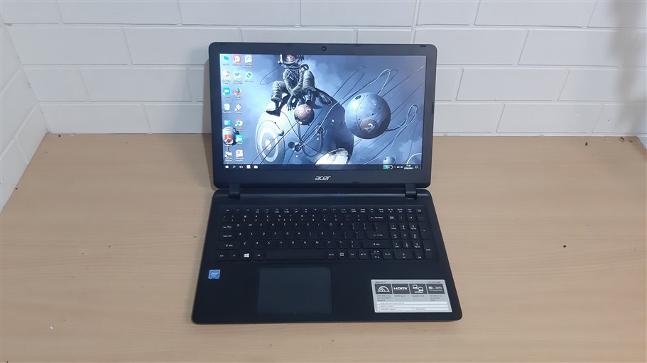 Laptop Acer ES1 533 Intel Celeron N3350 Ram4Gb Hdd500Gb Layar15 6in